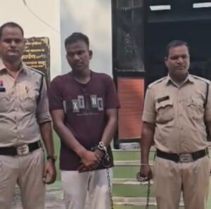 पुलिसकर्मी बनकर महिला को फंसाया, शादी का झांसा देकर किया शोषण; अश्लील फोटो-वीडियो वायरल कर करता रहा ब्लैकमेल, आरोपी गिरफ्तार