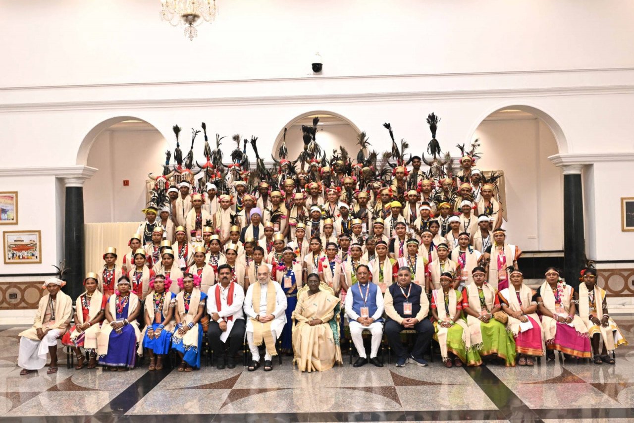 राष्ट्रपति भवन के विशेष अतिथि बने बस्तर के मांझी-चालकी, बस्तर पंडुम-2026 के विजेताओं का भव्य सम्मान, शाह बोले- पहली बार राष्ट्रपति भवन में दिखा ऐसा जनजातीय वैभव