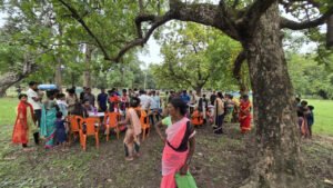 बीजापुर का पीडिया गांव बदल रहा अपनी तस्वीर: 21 साल बाद फिर गूंजी स्कूल की घंटी, विकास की मुख्यधारा से जुड़ रहा इलाका