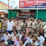 रायपुर: थाने में 16 घंटे से डटे कांग्रेस नेता, अनिश्चितकालीन धरना शुरू; काउंटर FIR की मांग पर अड़े