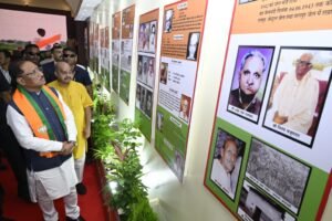 रायपुर के टाउन हॉल में दिखा छत्तीसगढ़ का गौरव: वीरों की शहादत से विकास की नई तस्वीर तक, CM साय ने किया खास प्रदर्शनी का शुभारंभ