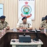 नवरात्रि-दशहरा पर पुलिस अलर्ट, गरबा पंडालों में सादी वर्दी में निगरानी; तेज रफ्तार और तीन सवारी पर होगी कार्रवाई